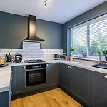 Windermere View Retreat, Pet Friendly, Free Parking, Golf Nearby Bowness-on-Windermere