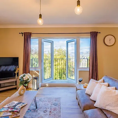 View Retreat, Pet Friendly, Free Parking, View, Golf Nearby * Bowness-on-Windermere